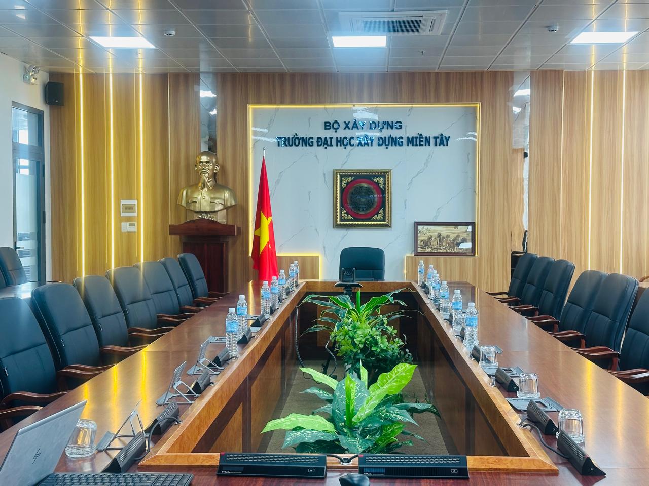 4048ac07-2a65-45ff-a527-f7415ea760c1