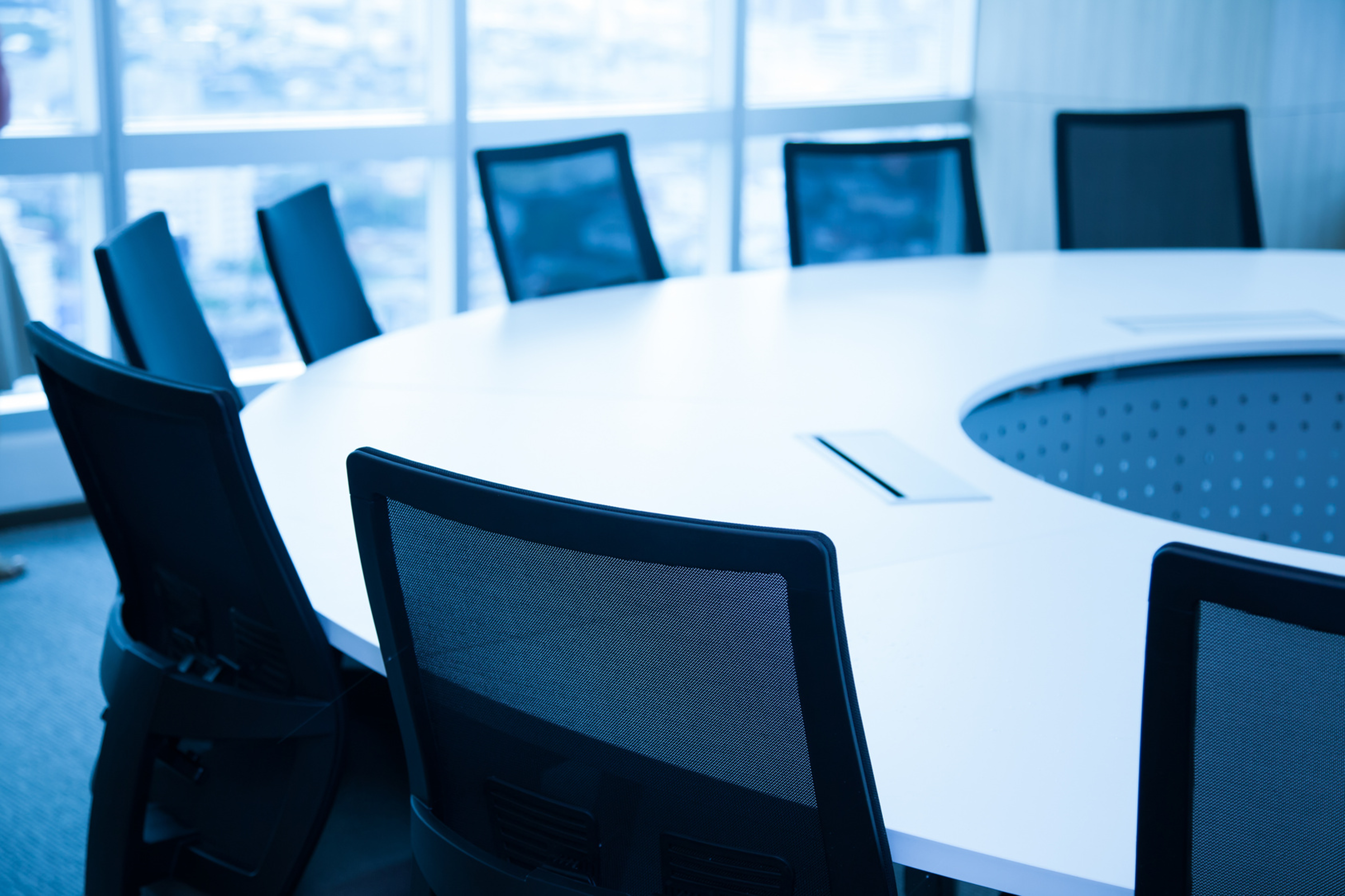 8 Essentials to Consider When Selecting Conference Room Technology